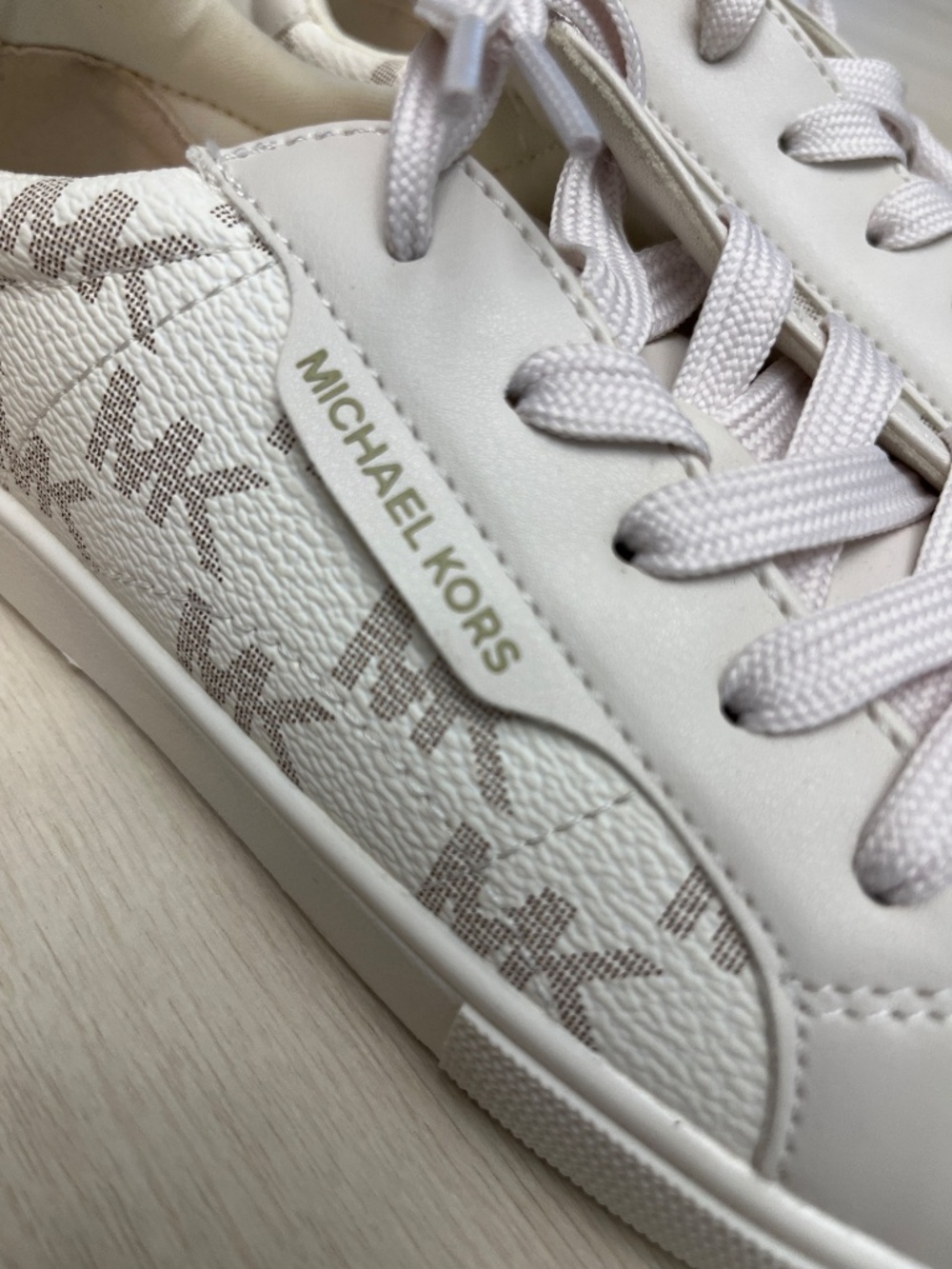 Michael Kors Kid’s Sneakers - Picture 2 of 9
